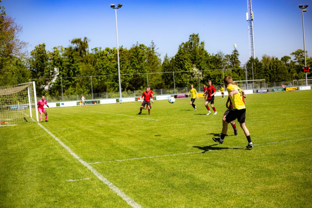 VV Warffum 1 - VV Eenrum 1