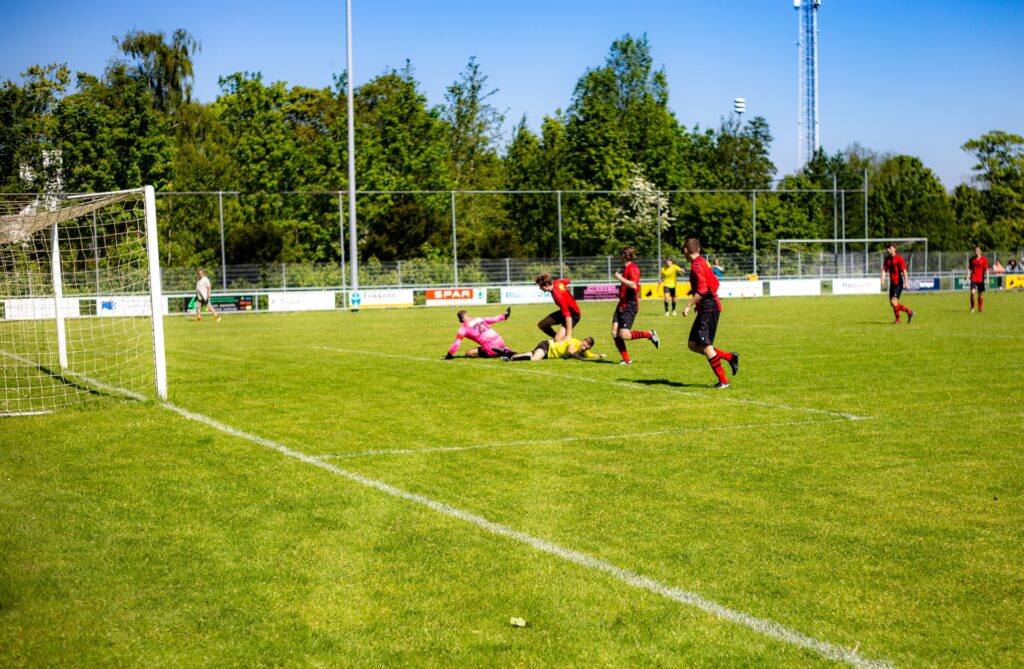 VV Warffum 1 - VV Eenrum 1
