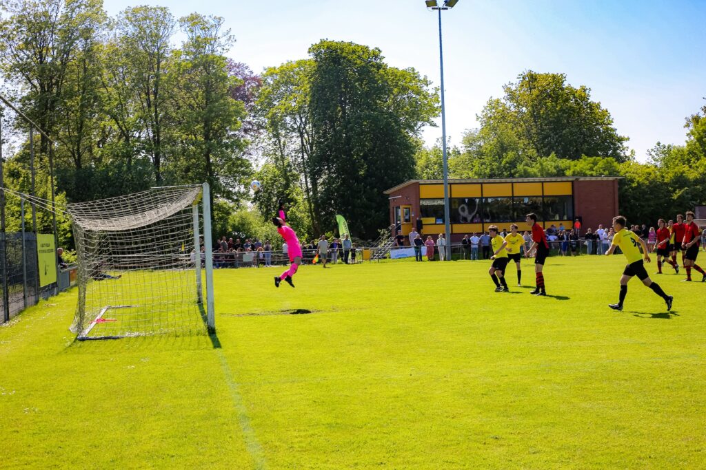 VV Warffum 1 - VV Eenrum 1