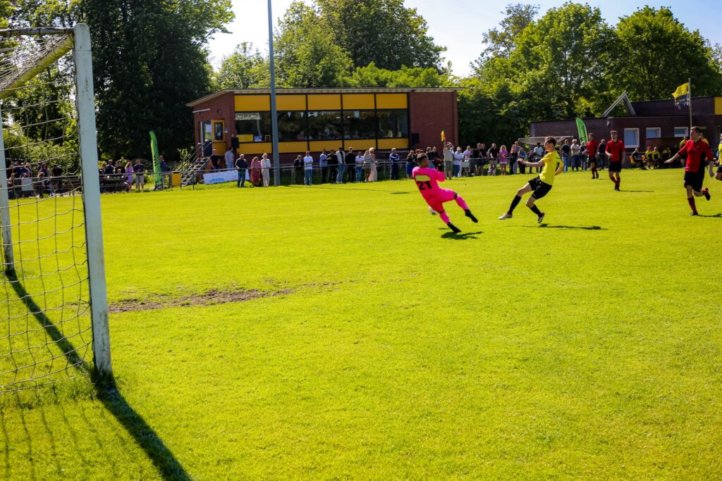VV Warffum 1 - VV Eenrum 1